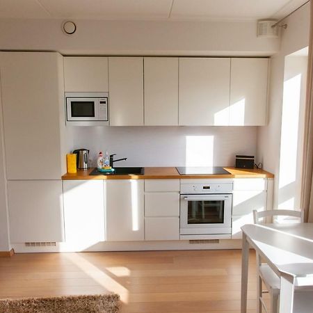 Апартаменты Quiet & Modern Downtown 1Br, Near Bus Station & Airport Таллин Экстерьер фото